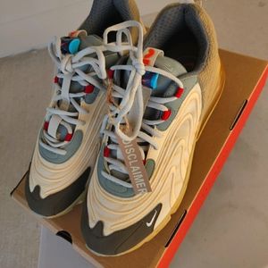 Nike Travis scoot 270